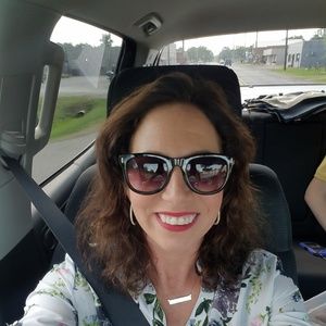 Meet your Posher, Jennifer